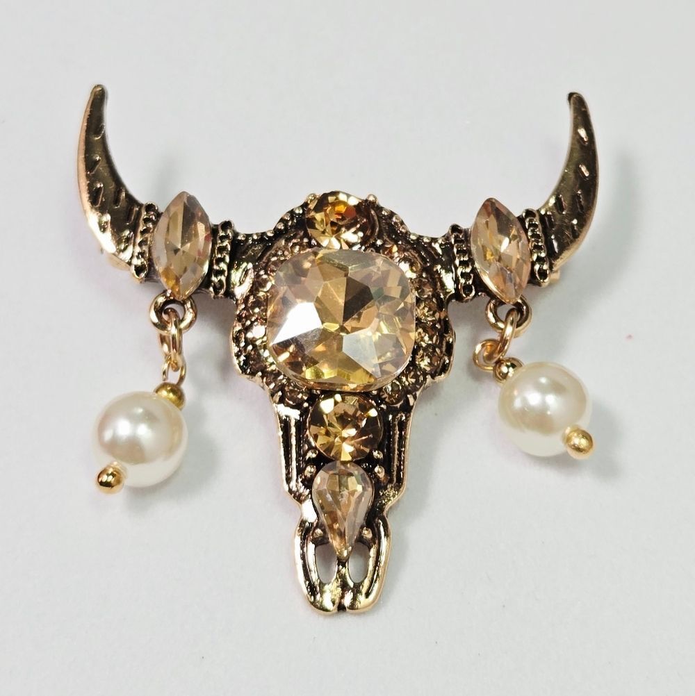 Gothic Bull Skull Brooch Gold Rhinestone Pearl Steer Head Pin Western Statement - Picture 1 of 4